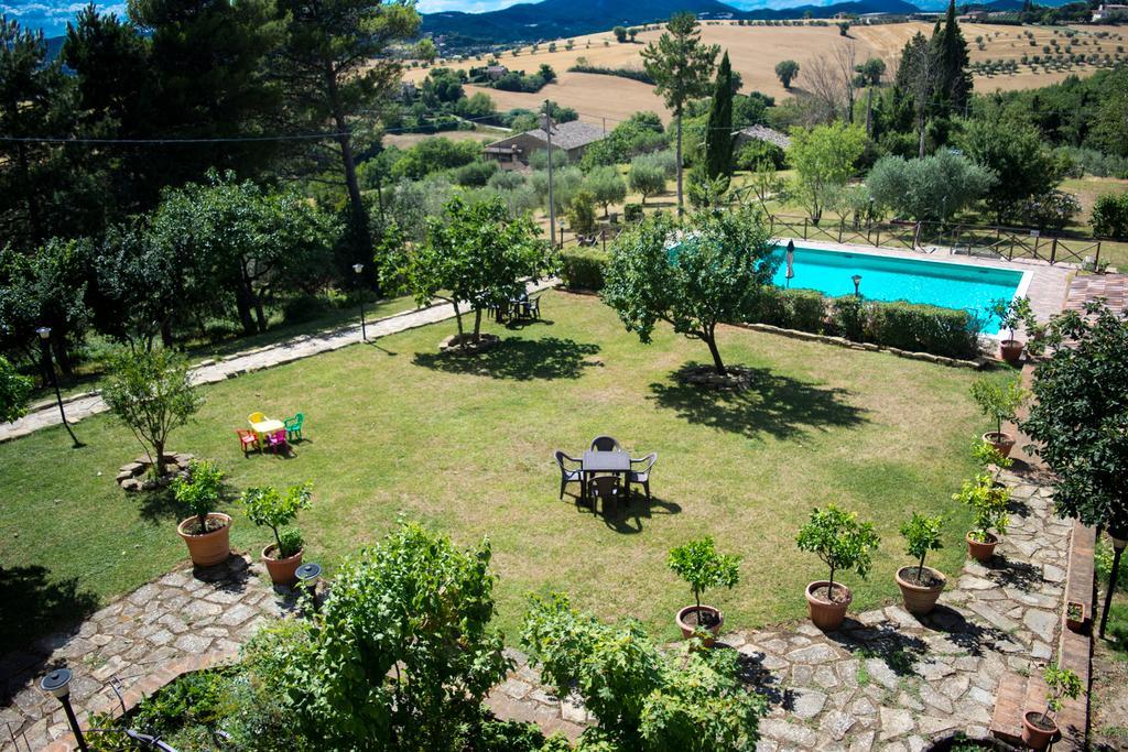 La Collina Di Pilonico Guest House Perugia Bagian luar foto